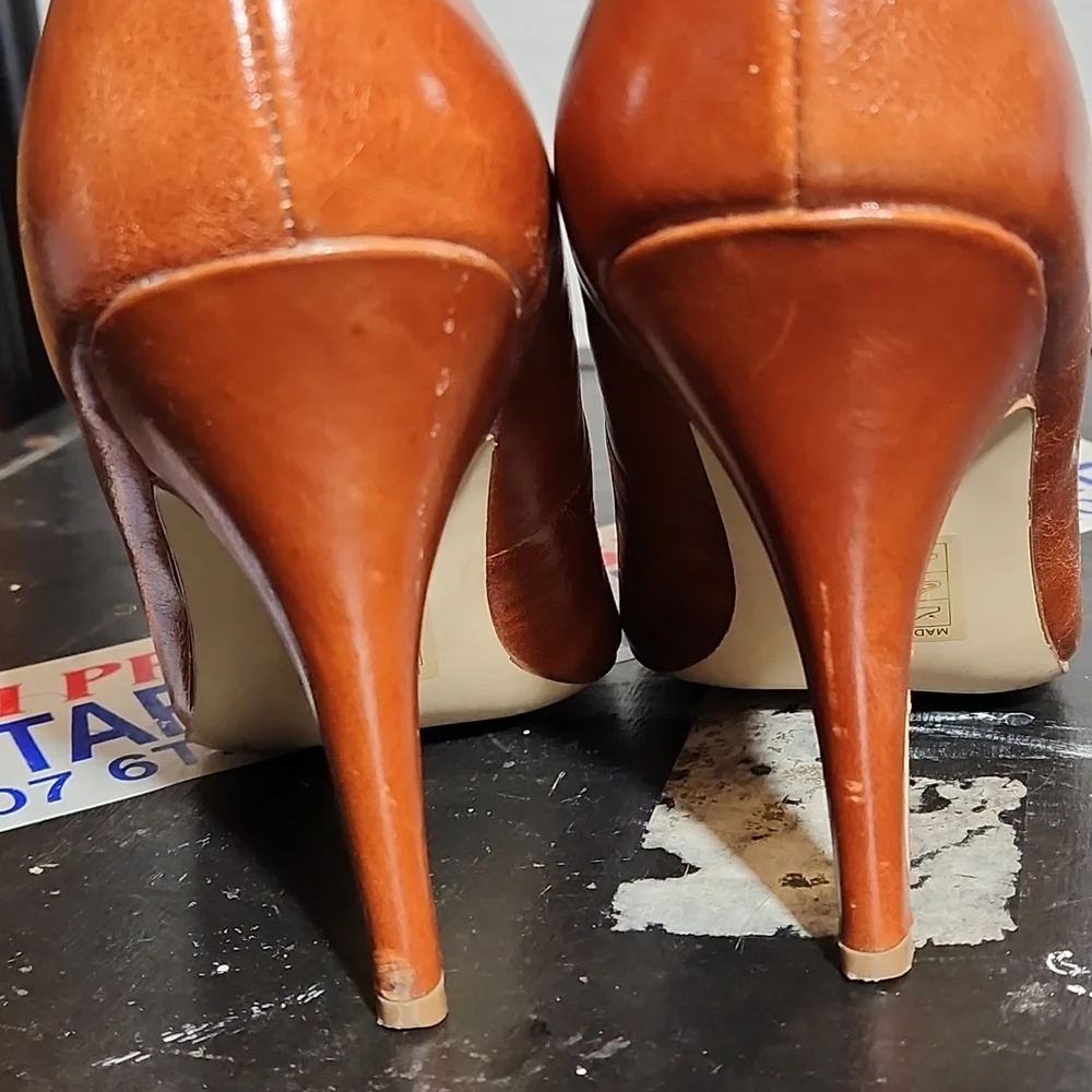 DV Dolce Vita Leather Distressed Leather Heels 8.5
